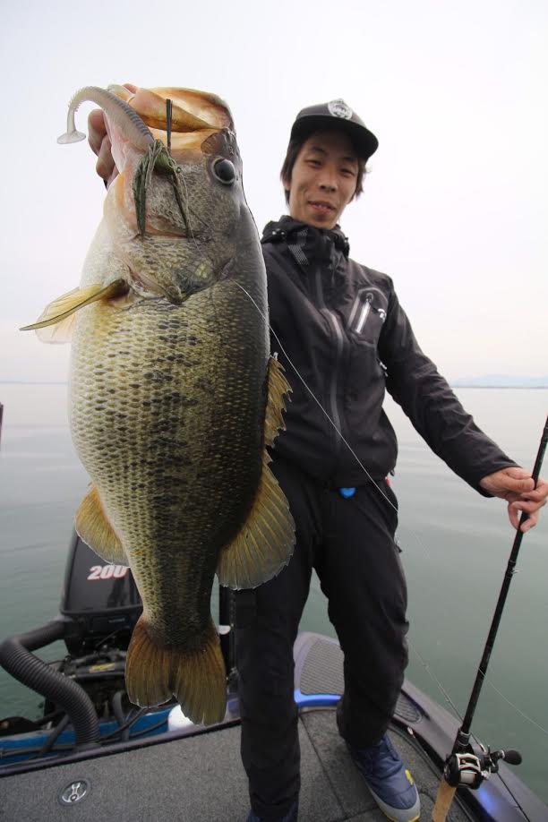 琵琶湖 スイミングマスターのバス釣りでブラックバス釣果