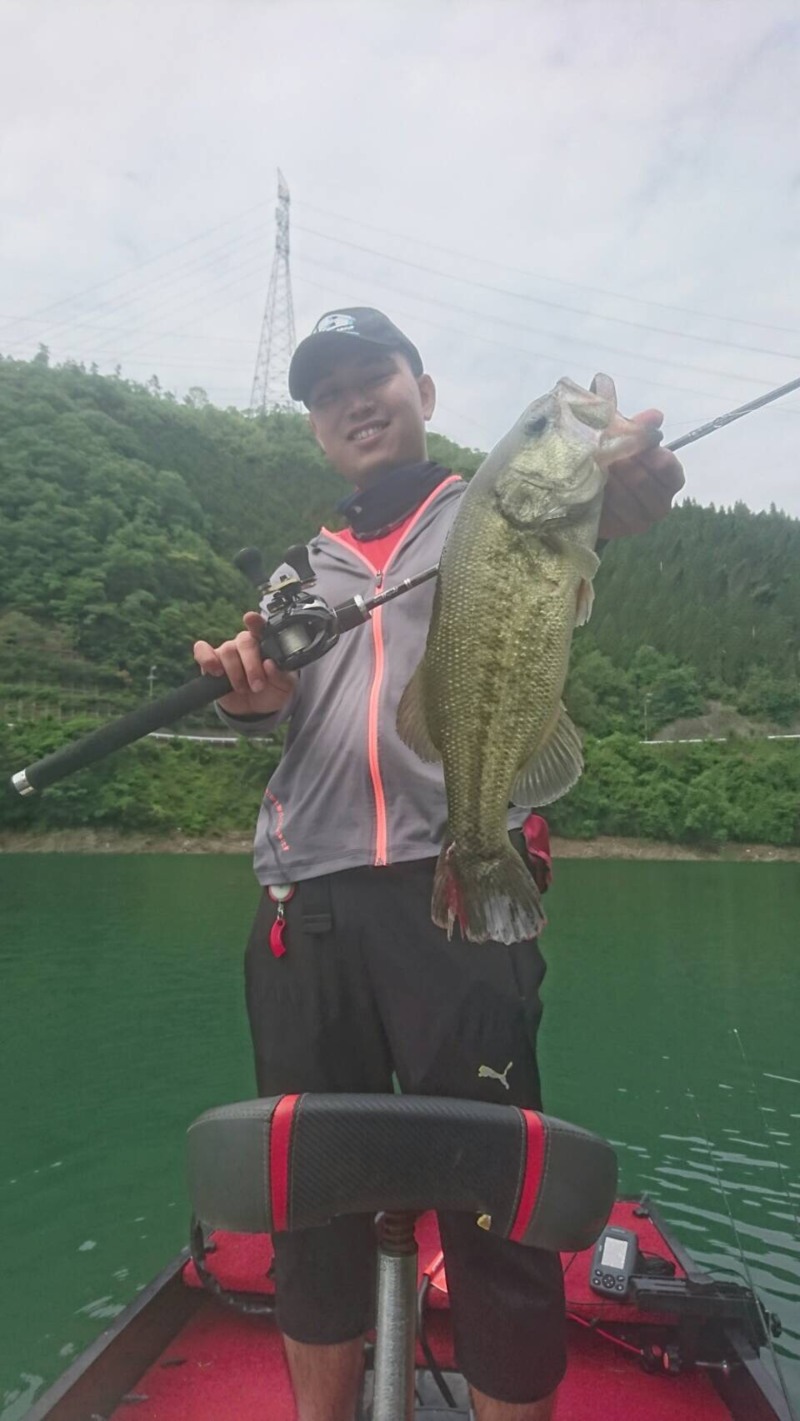 日吉ダムのボートでブラックバス釣果