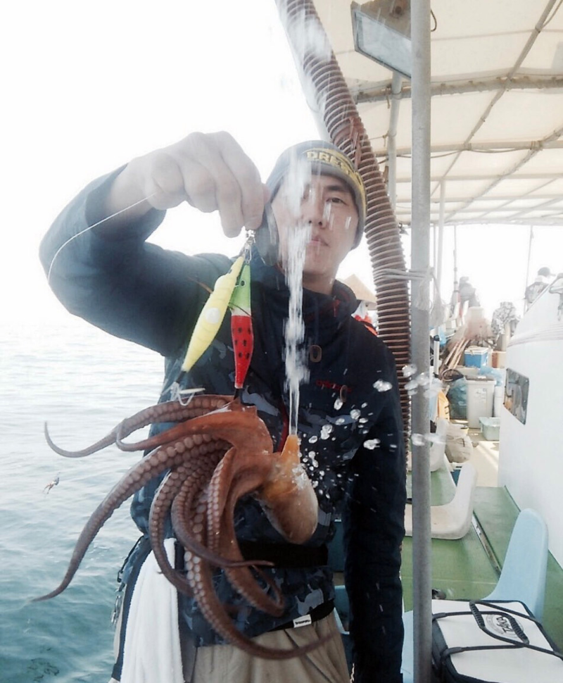 明石沖の船釣りでタコ釣果