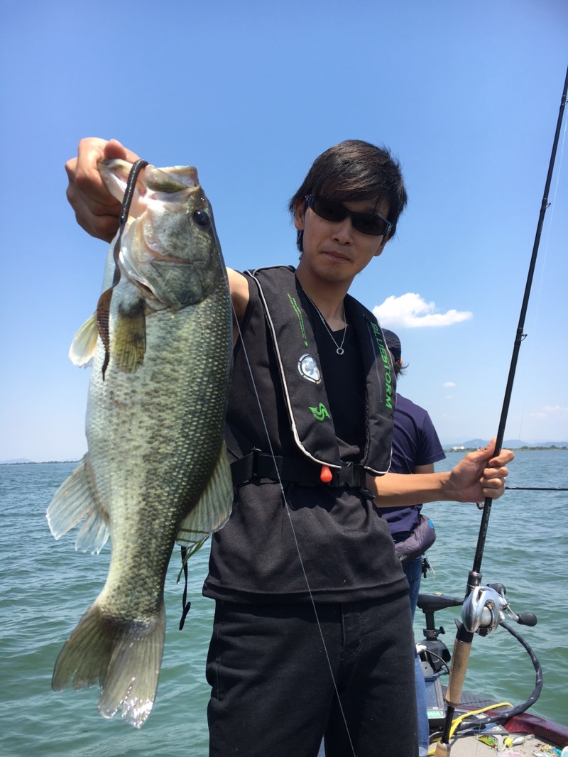 琵琶湖 バスボートでブラックバス釣果