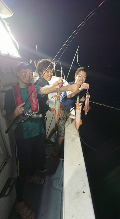 鳥取賀露港 海佐知丸さんのイカメタル・オモリグでマイカ釣果