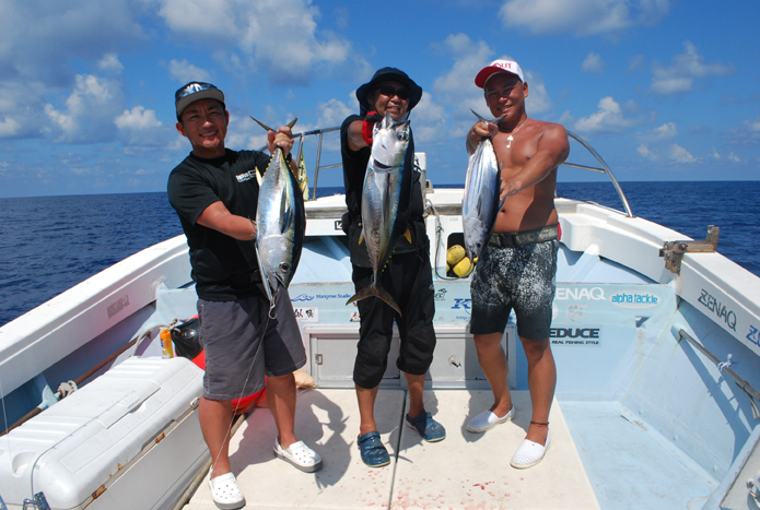 沖縄県久米島 スローピッチジギング キハダマグロ・カツオ釣果