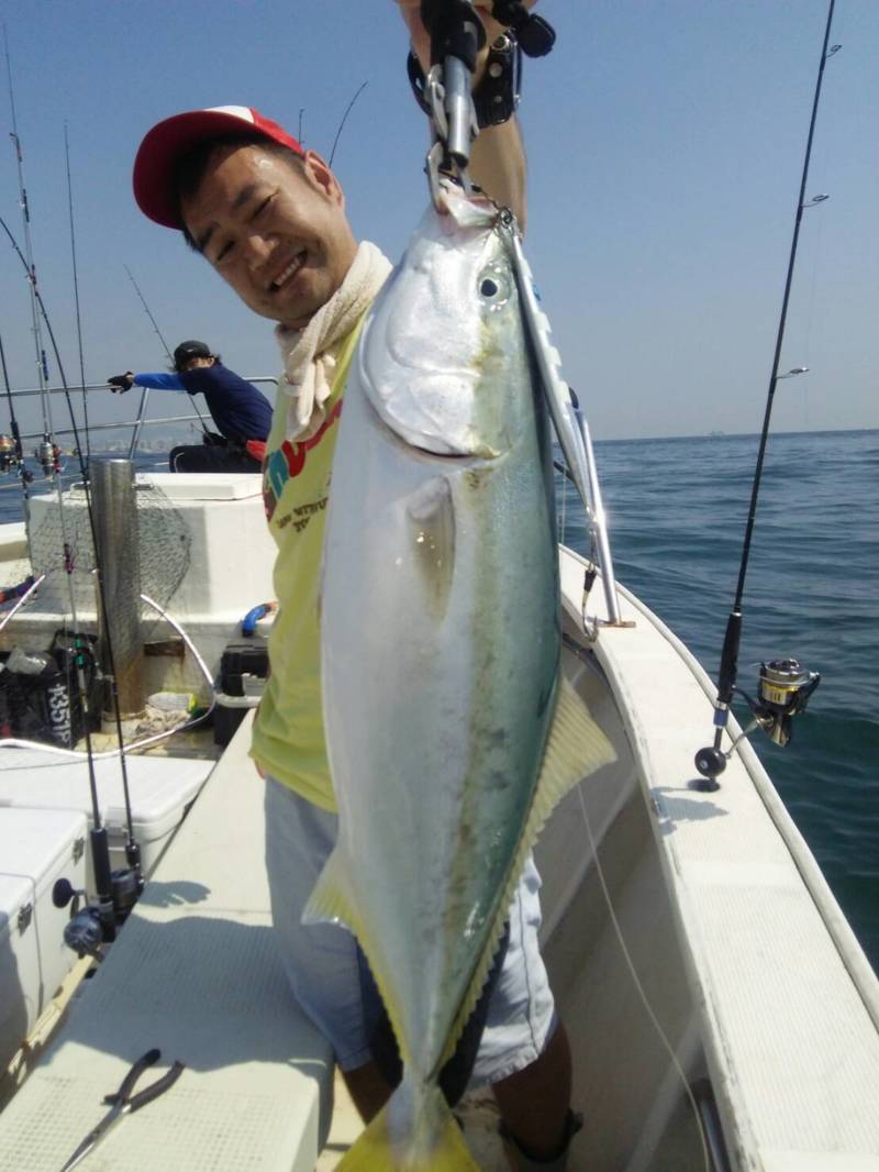 明石魚英さん ジギングでハマチ・サワラ釣果