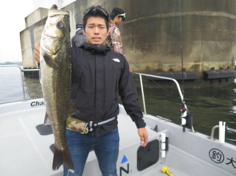 大阪湾ボートシーバスでシーバス釣果