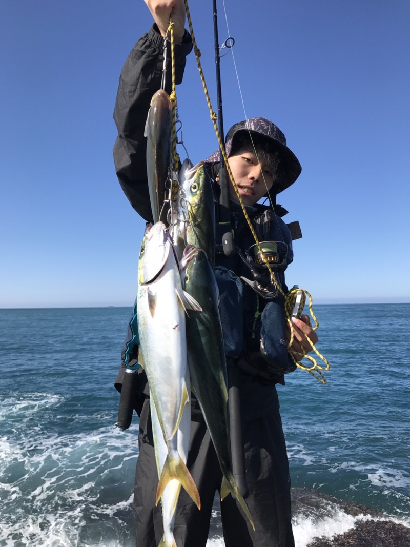 和歌山県南紀 ロックショアでハマチ・シオ釣果