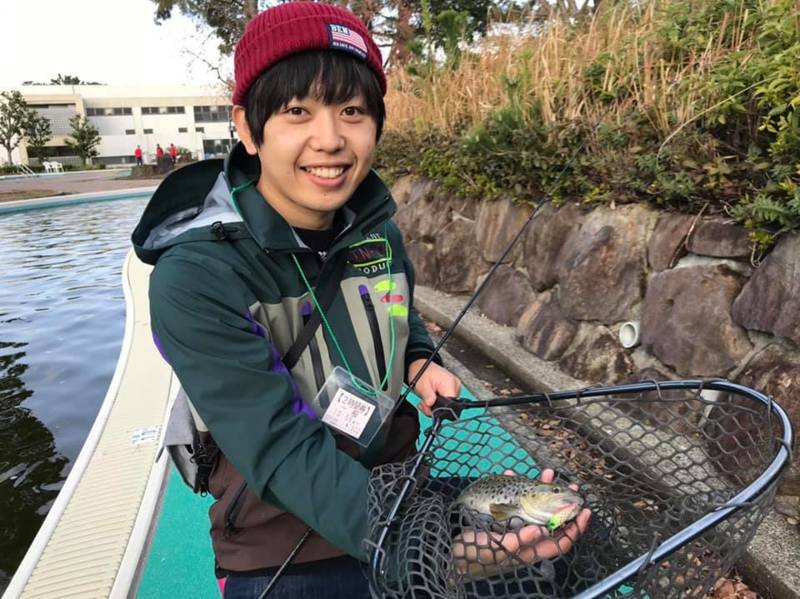 【大阪 服部緑地】フィッシングパークでトラウト釣り