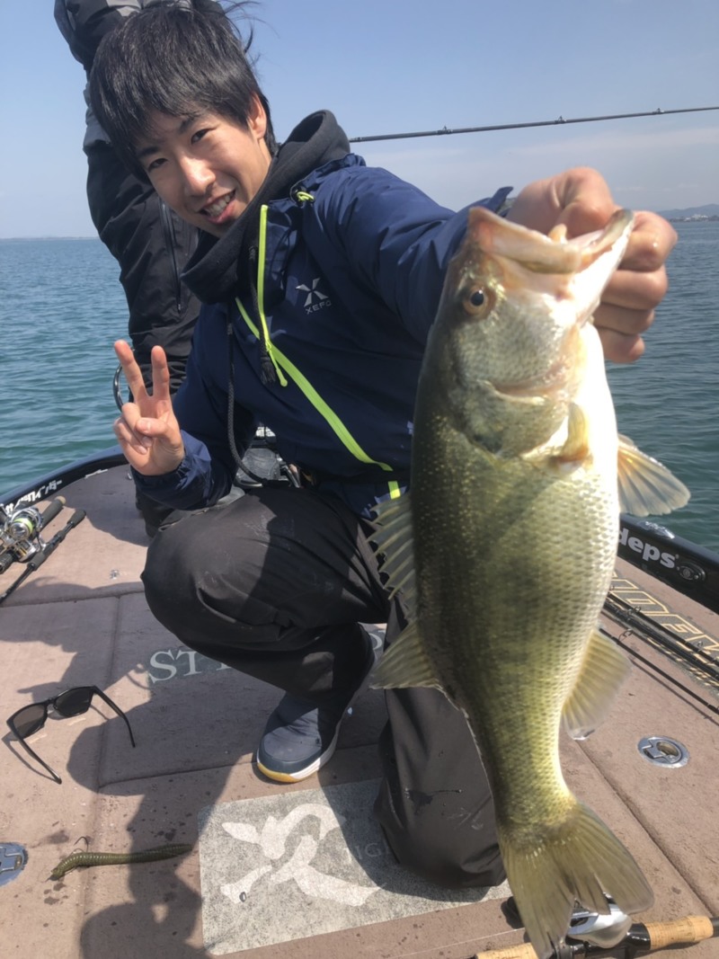 【滋賀県琵琶湖】デプスの川崎プロとブラックバス釣り