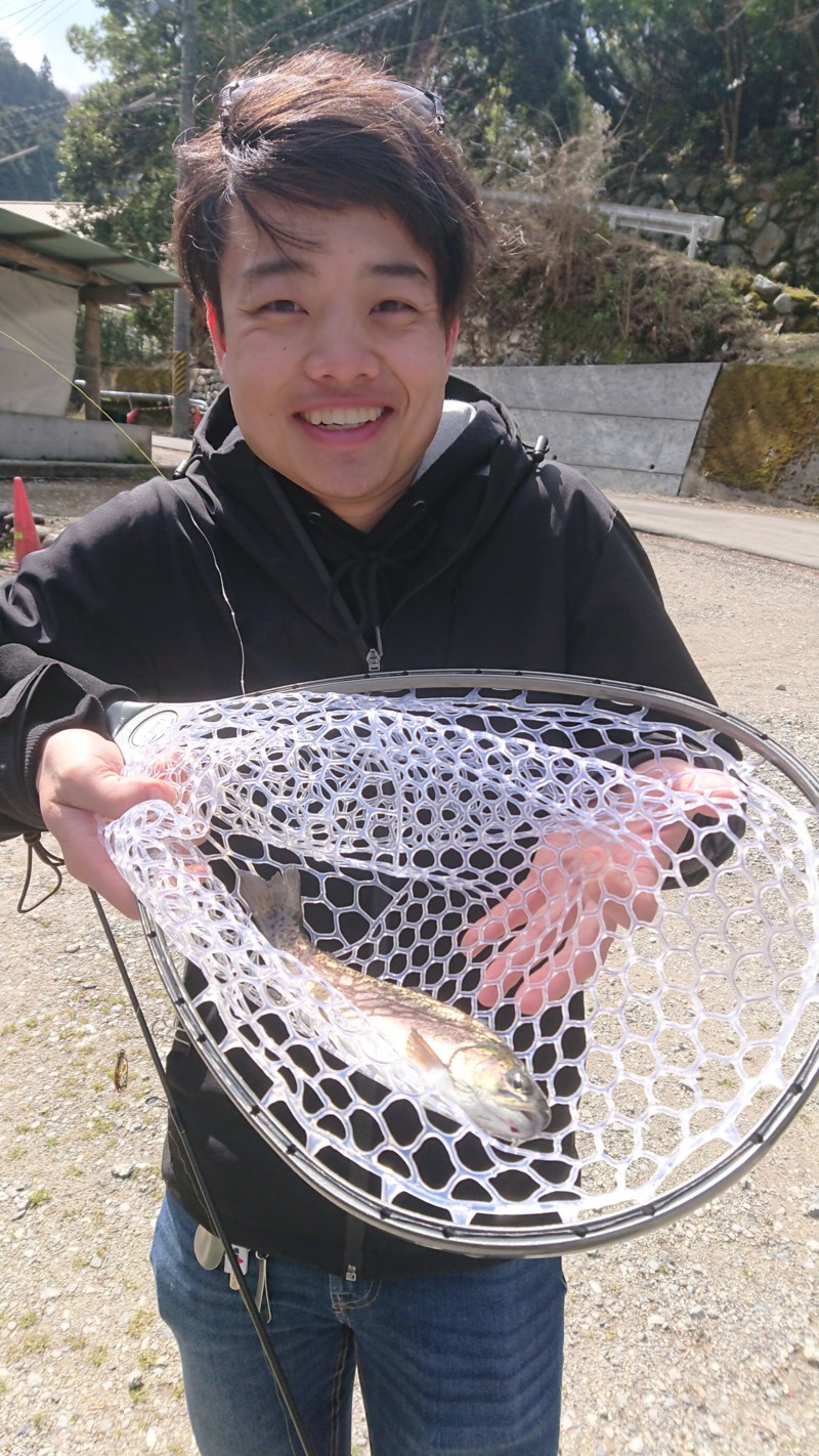 【大阪府南河内郡】千早川マス釣り場でニジマス釣り!