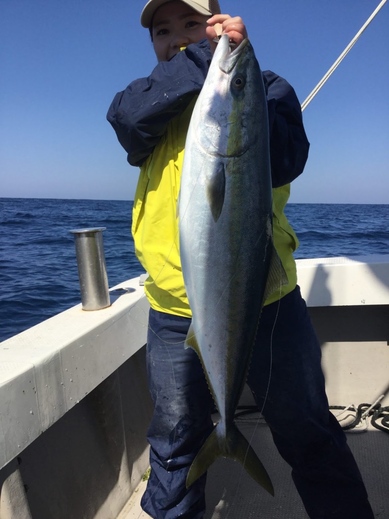 石川県輪島でオフショアジギング│ブリ/メジロ/ワラサGET