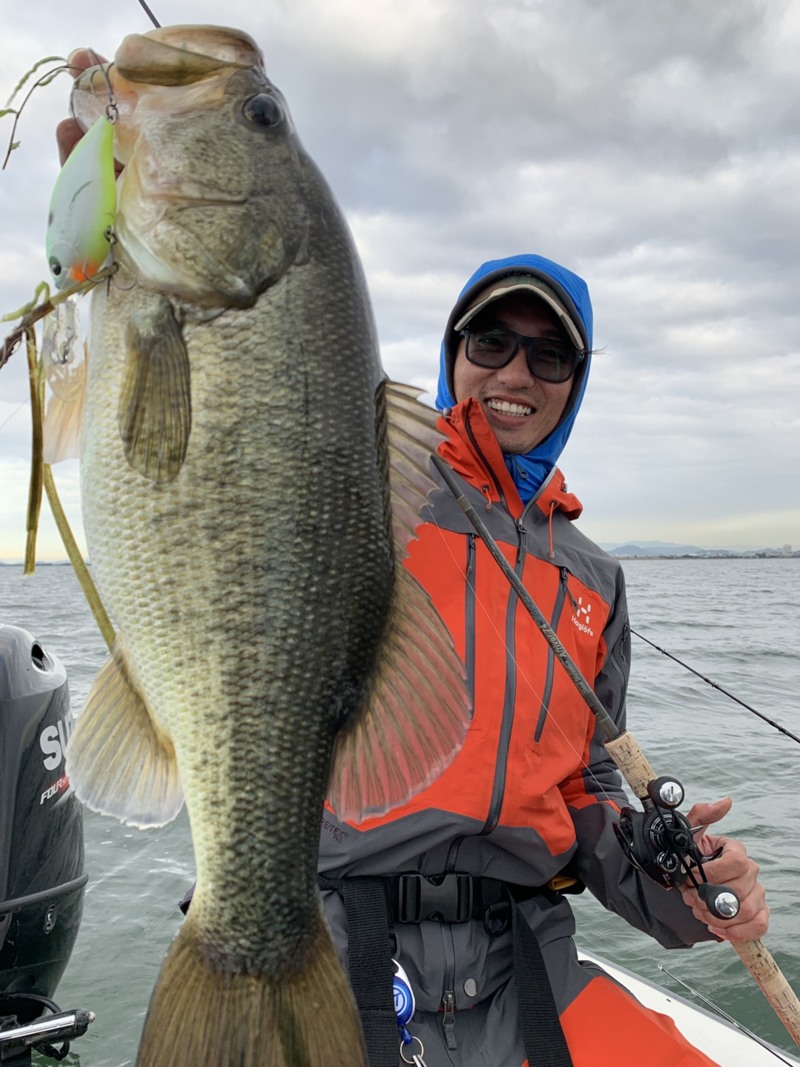 滋賀県琵琶湖のバスフィッシングでブラックバス釣果