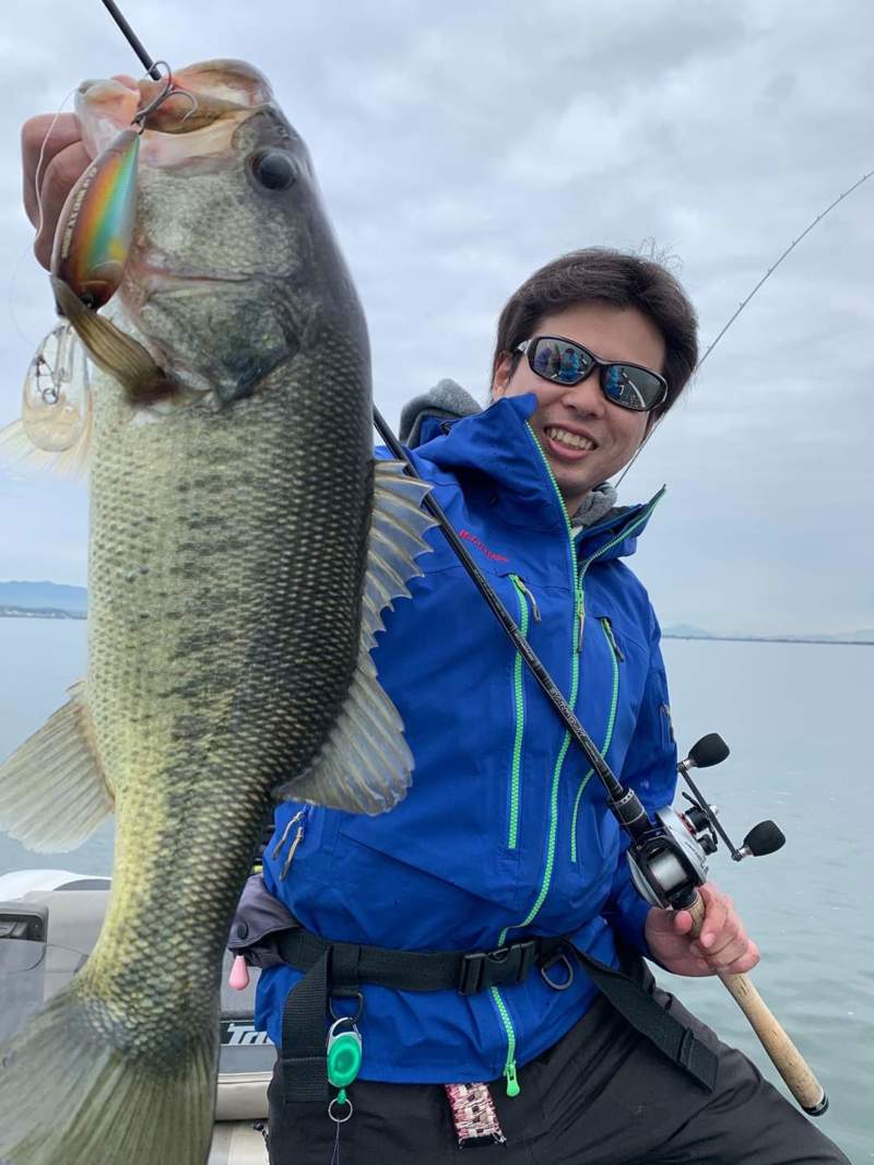 滋賀県琵琶湖のバスフィッシングでブラックバス釣果