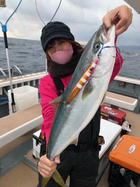 日本海ドリームチェイサーの船釣りでメジロ釣果