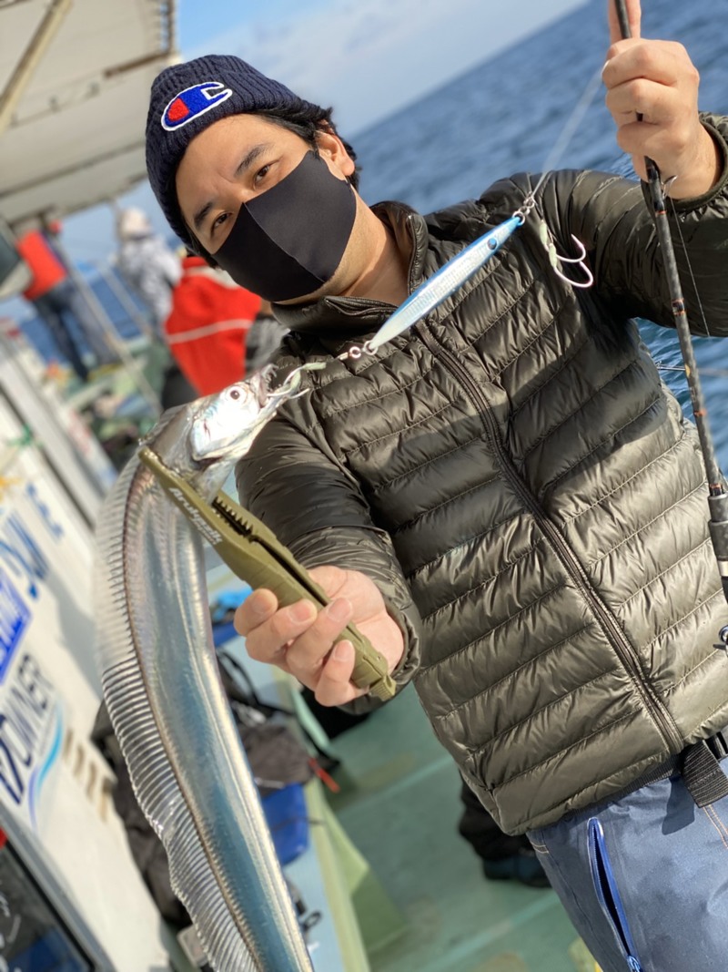 兵庫県洲本沖耕栄丸の船釣りでタチウオ釣果