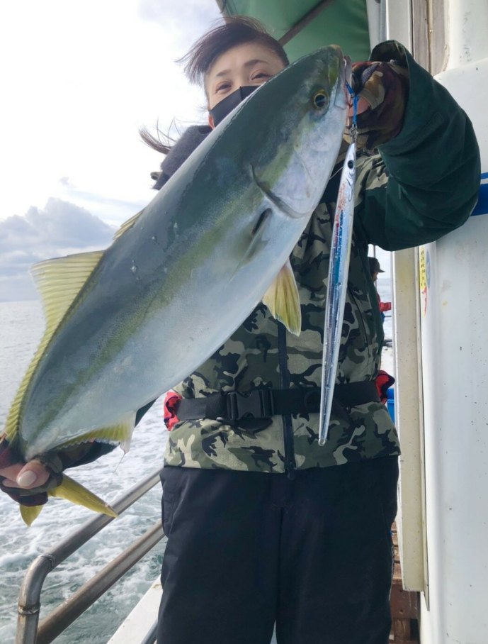 兵庫県明石沖魚英の船釣りでツバス・メジロ釣果