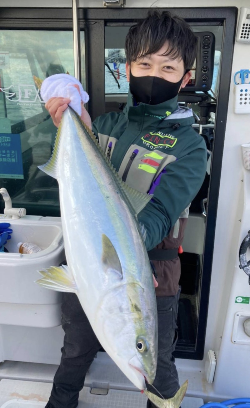 大阪府F×Fの船釣りでブリ・メジロ・アジ・サバ釣果