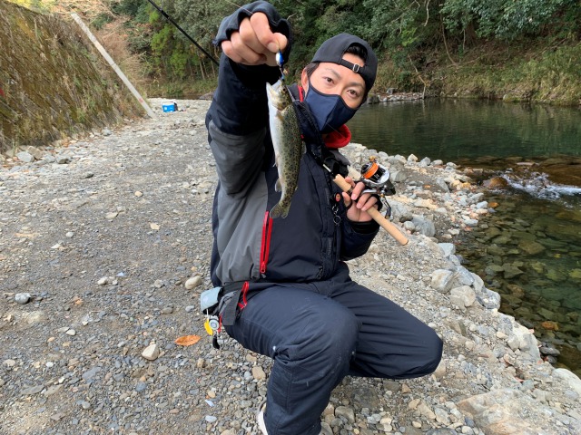 大阪府高槻の芥川マス釣り場でニジマス・アマゴ釣果