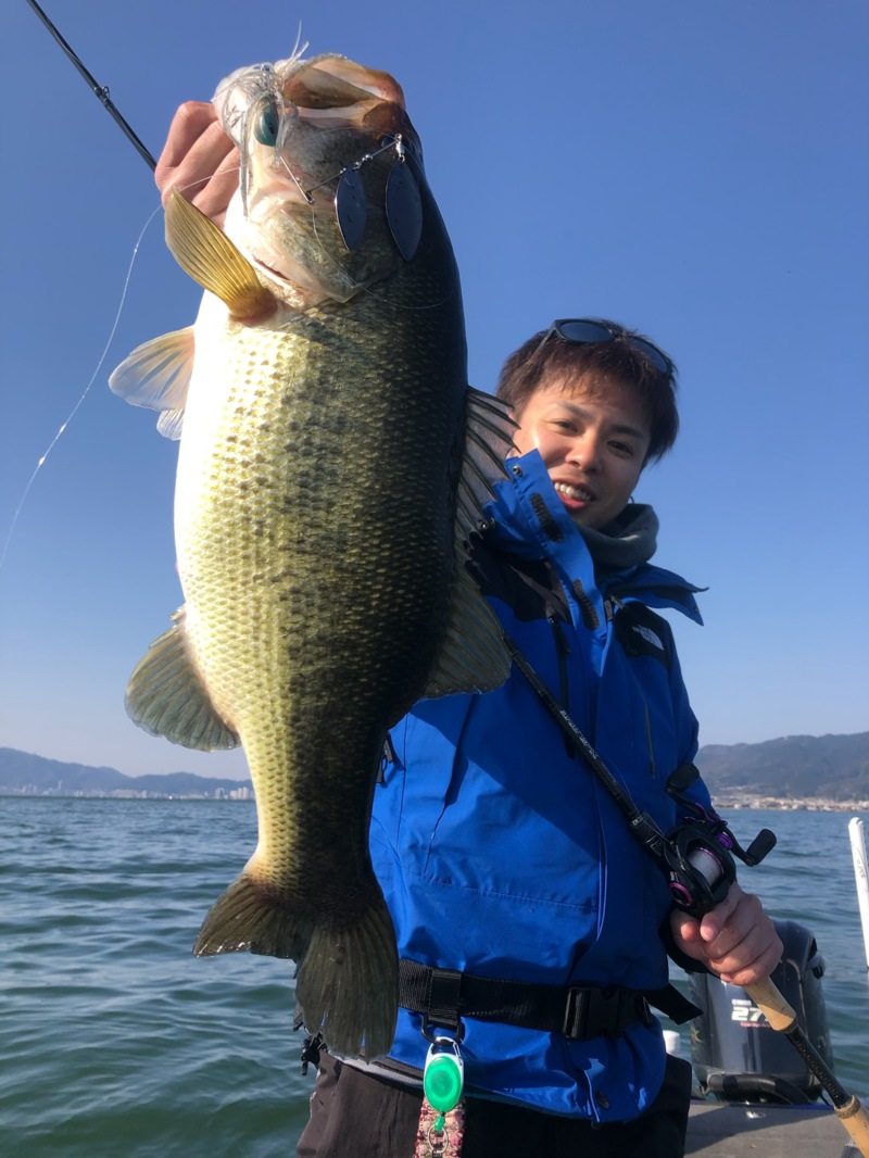 滋賀県琵琶湖のバスフィッシングでブラックバス釣果