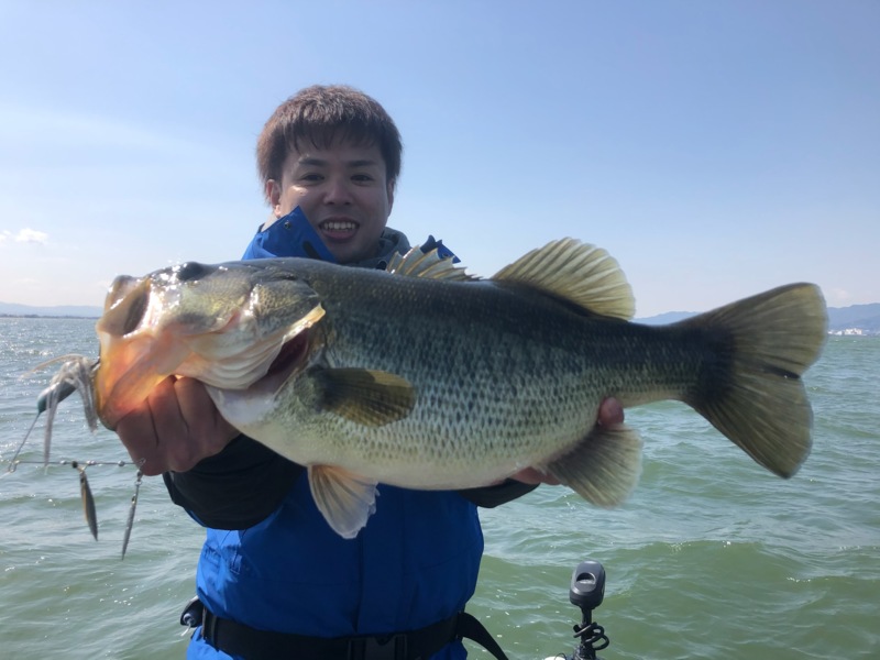 滋賀県琵琶湖のバスフィッシングでブラックバス釣果