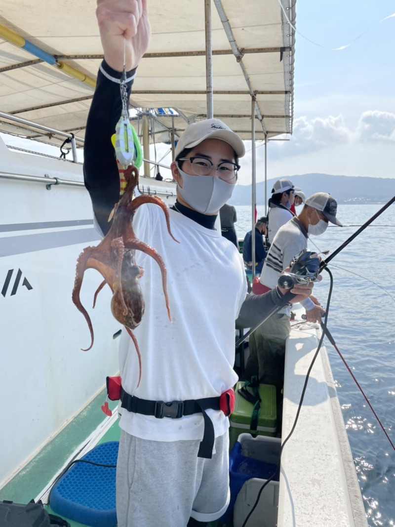兵庫県明石市仙正丸の船釣りでタコ釣果