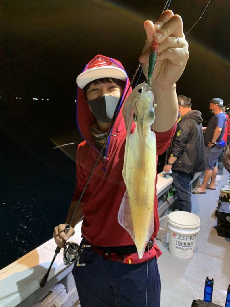 京都府宮津ビクトリーの船釣りでケンサキイカ釣果