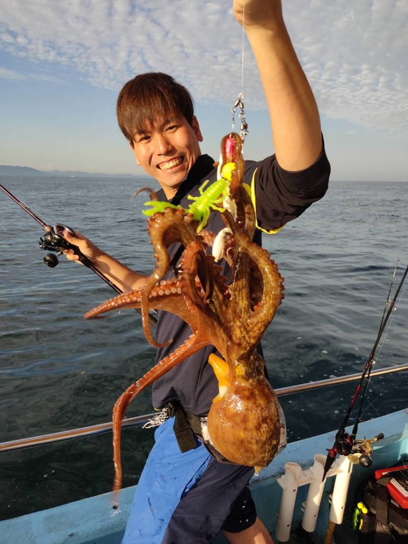 兵庫県明石ステイゴールドの船釣りでタコ釣果