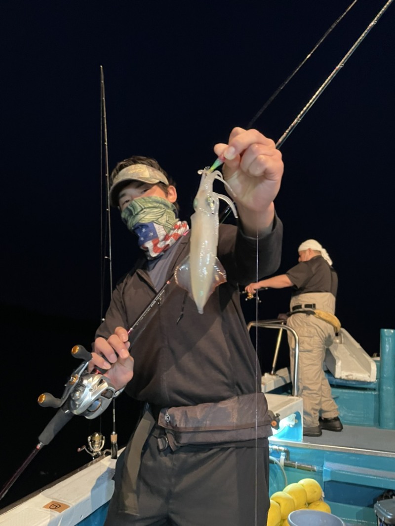 和歌山県白浜町代々丸の船釣りでイカ釣果