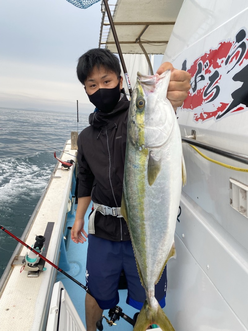 和歌山県さぶろう丸の船釣りでブリ・鯛釣果
