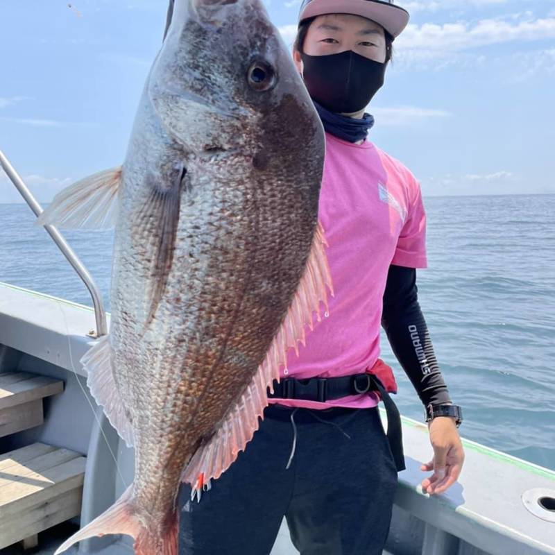 兵庫県明石市利弥丸の船釣りでマダイ釣果