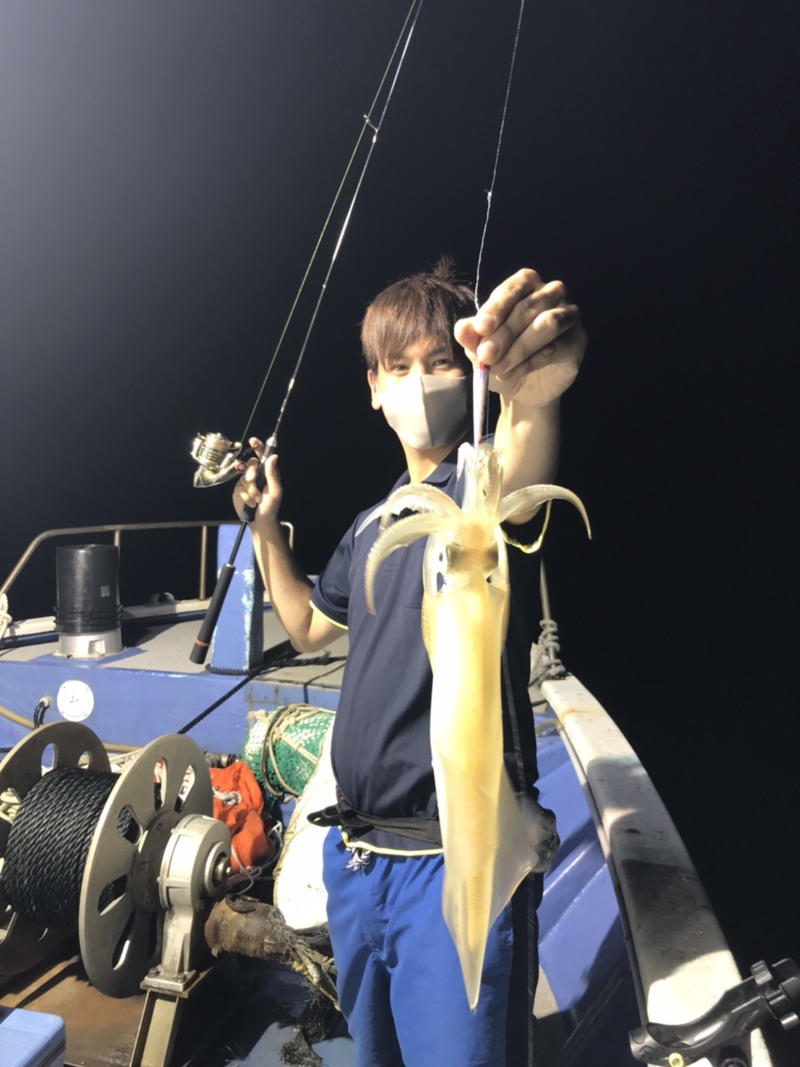 福井県小浜丸吉丸の船釣りでイカ釣果