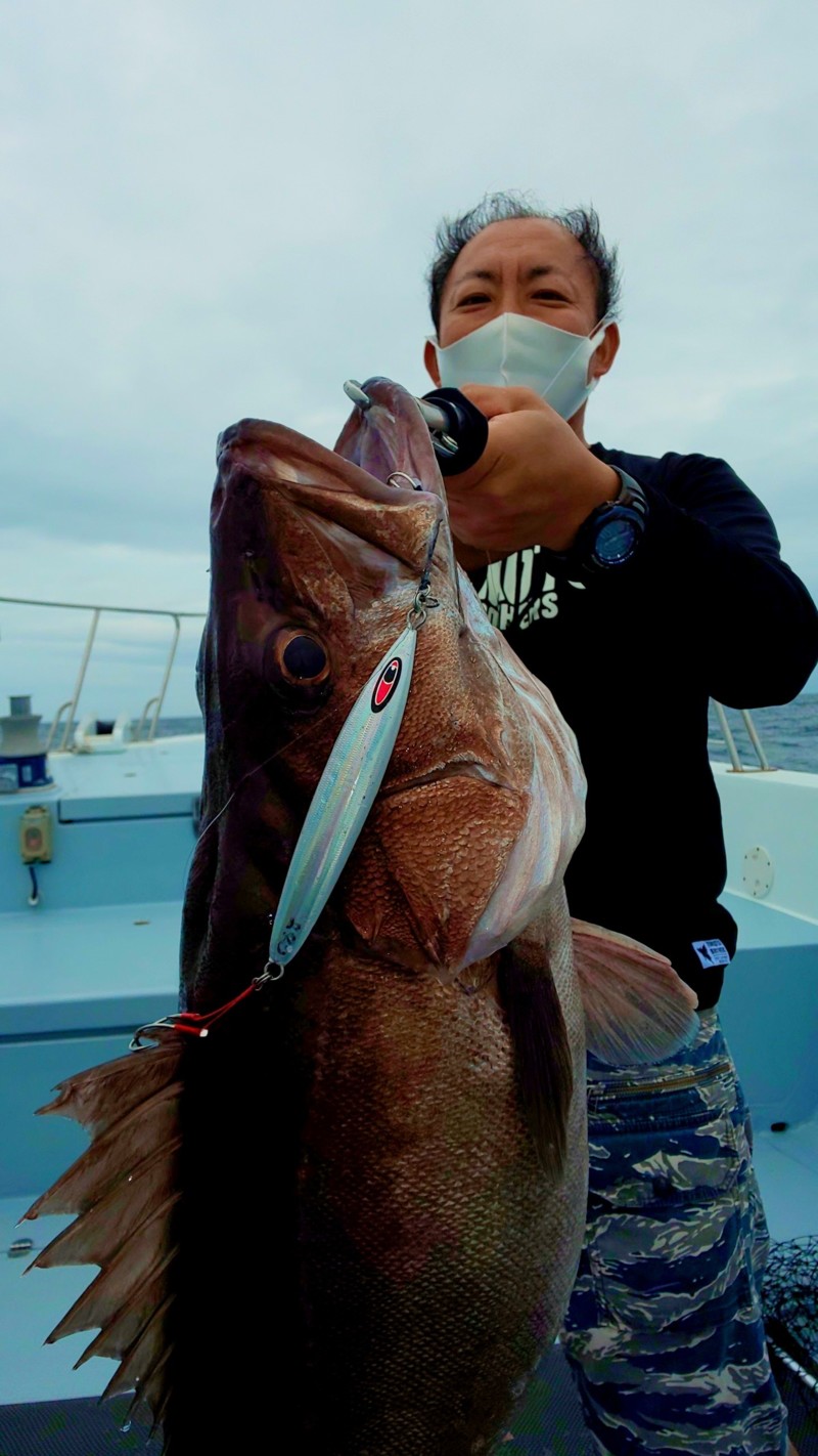 石川県輪島沖諏訪丸の船釣りでアラ・オキメバル・カガミダイ釣果