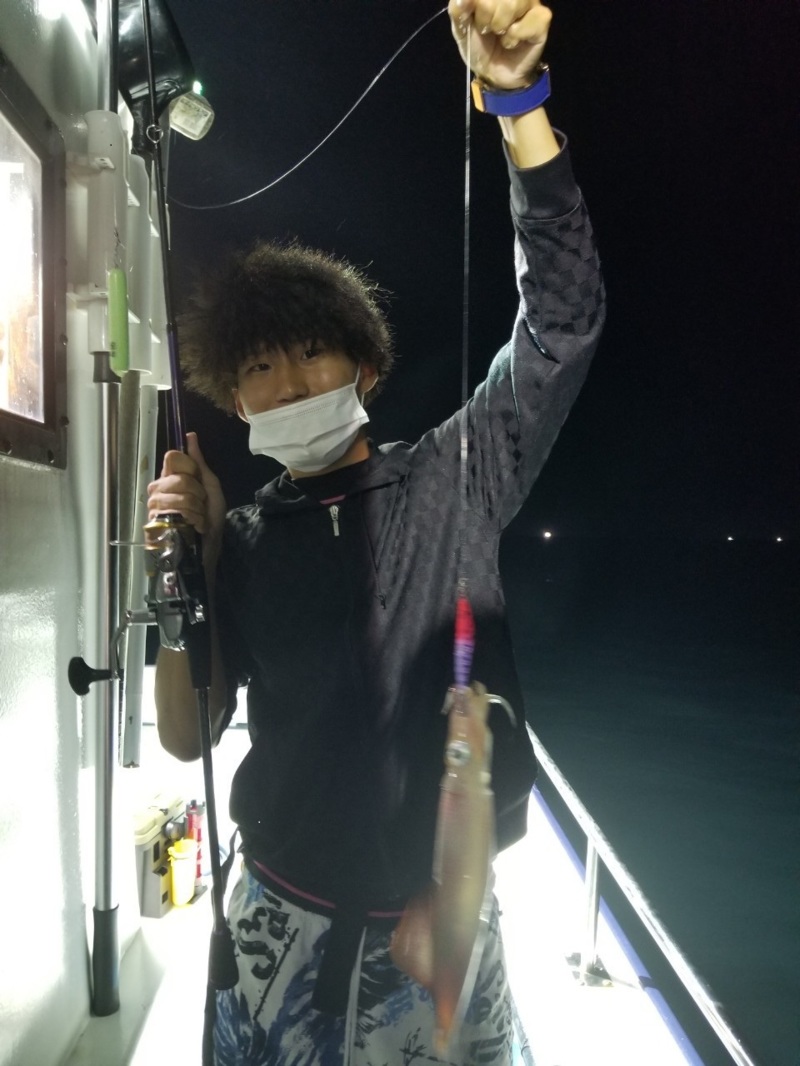 鳥取県の船釣りでケンサキイカ釣果