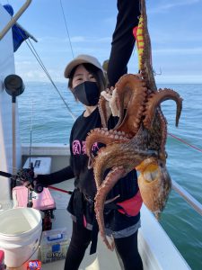 兵庫県明石愁輝丸の船釣りでタコ釣果