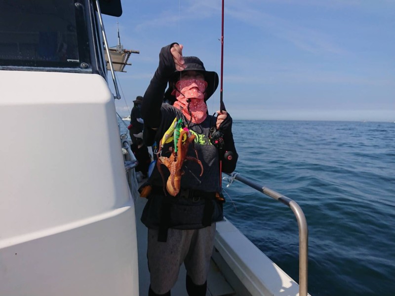 兵庫県明石愁輝丸の船釣りでタコ釣果