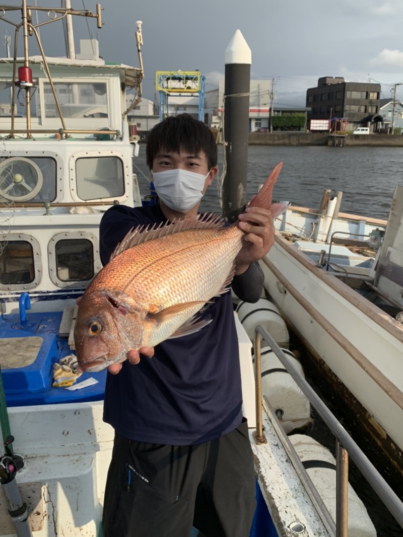 和歌山県紀北勝丸の船釣りで真鯛・ヒラメ釣果