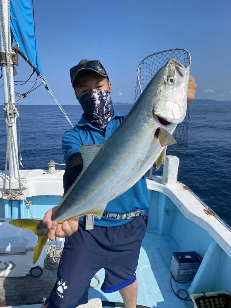 和歌山県御坊みなと丸の船釣りでオオモンハタ・ハマチ釣果
