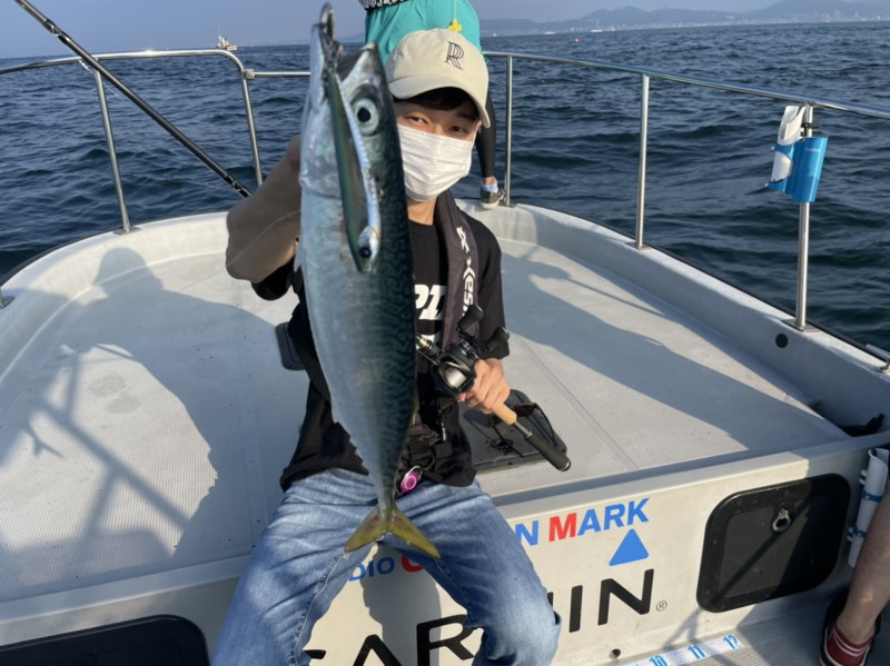 兵庫県神戸沖Chaseの船釣りでサバ・ツバス・ハマチ釣果