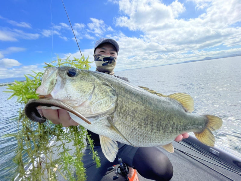 滋賀県琵琶湖のたまらんばい永野さんのガイドでブラックバス釣果