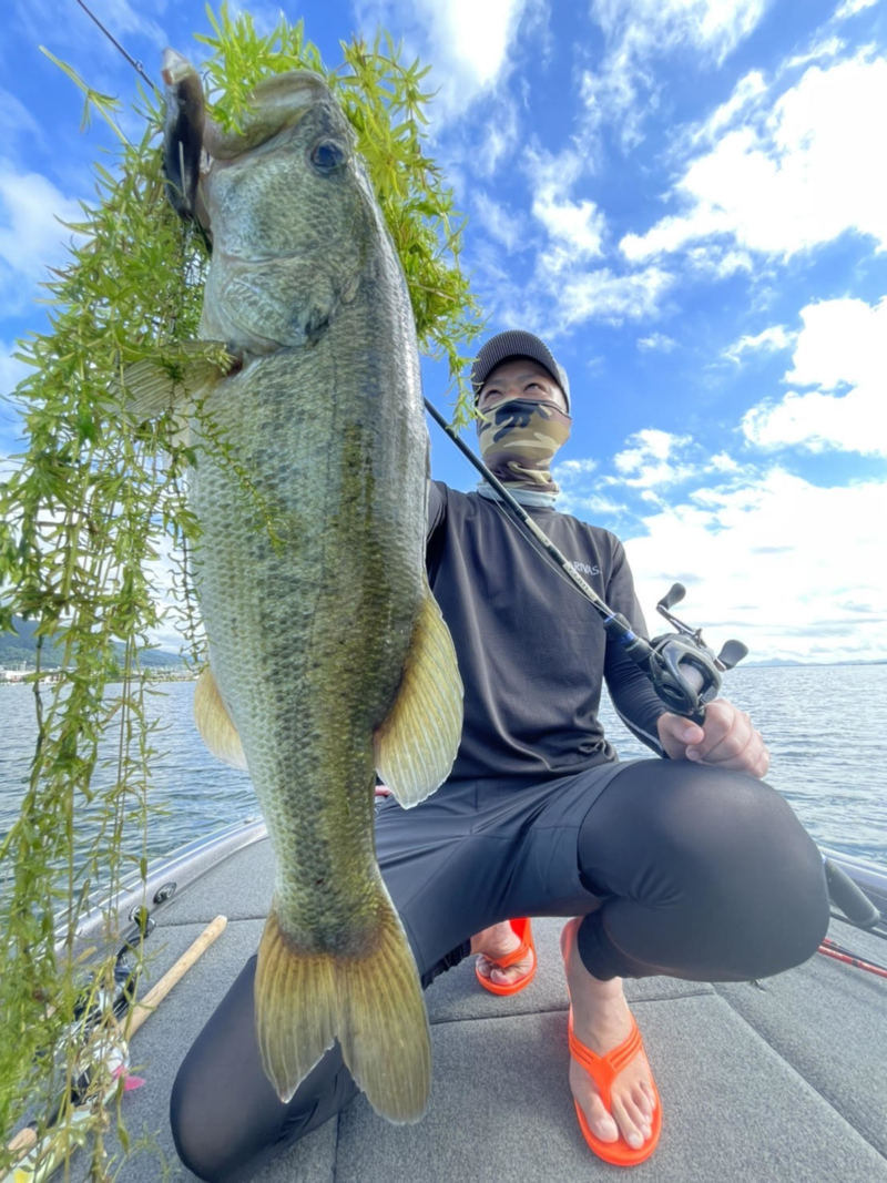 滋賀県琵琶湖のたまらんばい永野さんのガイドでブラックバス釣果