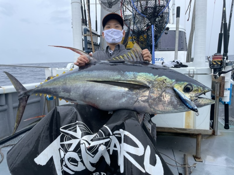 和歌山県太郎丸のマグロキャスティングでキハダマグロ釣果
