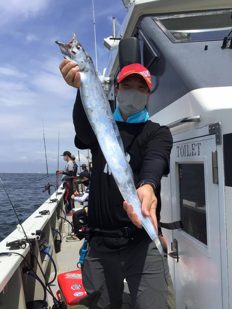 兵庫県洲本沖・神戸沖上丸の船釣りでタチウオ釣果