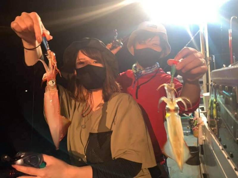 和歌山県泰斗丸の船釣りでケンサキイカ釣果