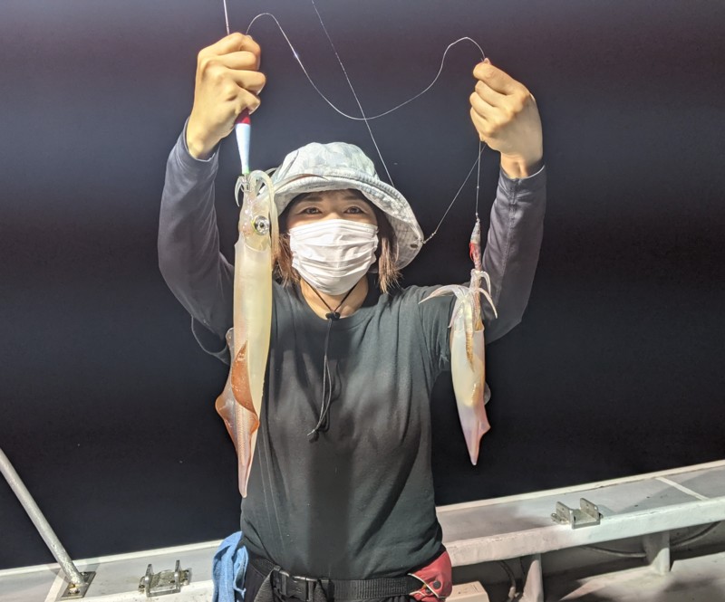 鳥取県賀露港北祐丸のイカメタルで白イカ釣果