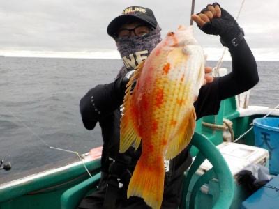 和歌山県天昇丸の天秤フカセ釣りでオオヒメ・キツネダイ釣果