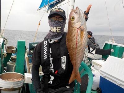 和歌山県天昇丸の天秤フカセ釣りでオオヒメ・キツネダイ釣果