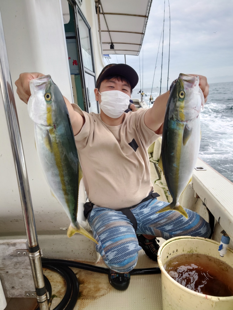 兵庫県明石市リタックルの船釣りでタチウオ・ハマチ・メジロ釣果