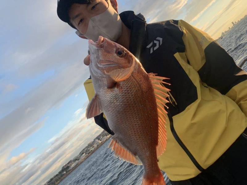 兵庫県海峡サービス虎ノ介の船釣りでマダイ・コチ釣果