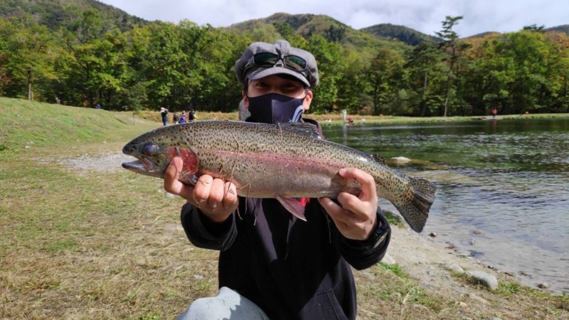 長野県のフィッシングランド・鹿島槍ガーデンでニジマス釣果