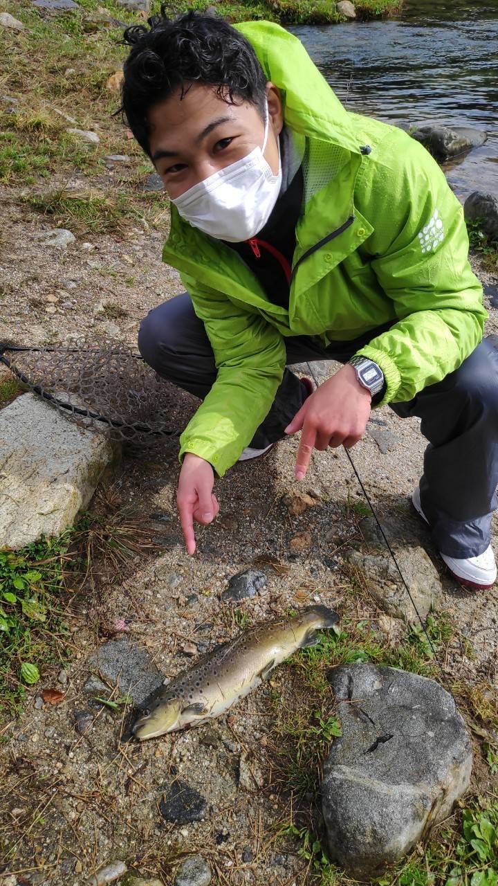 長野県のフィッシングランド・鹿島槍ガーデンでニジマス釣果