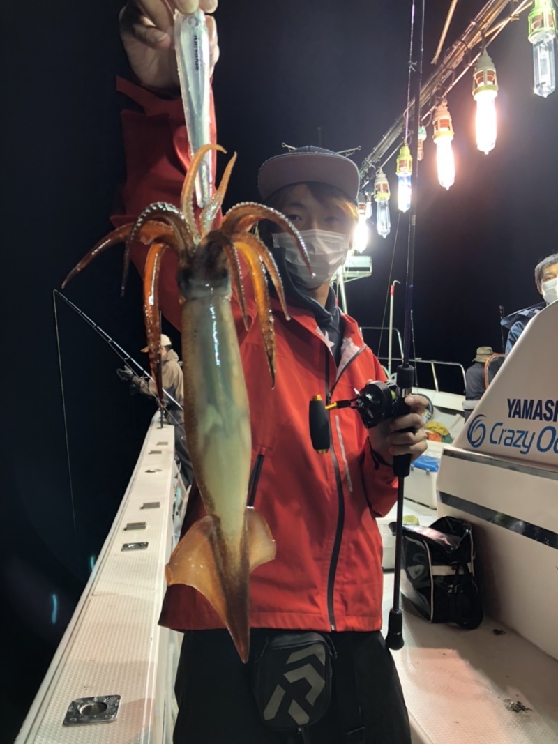 福井県敦賀 一美丸の船釣りでタルイカ・スルメイカ釣果