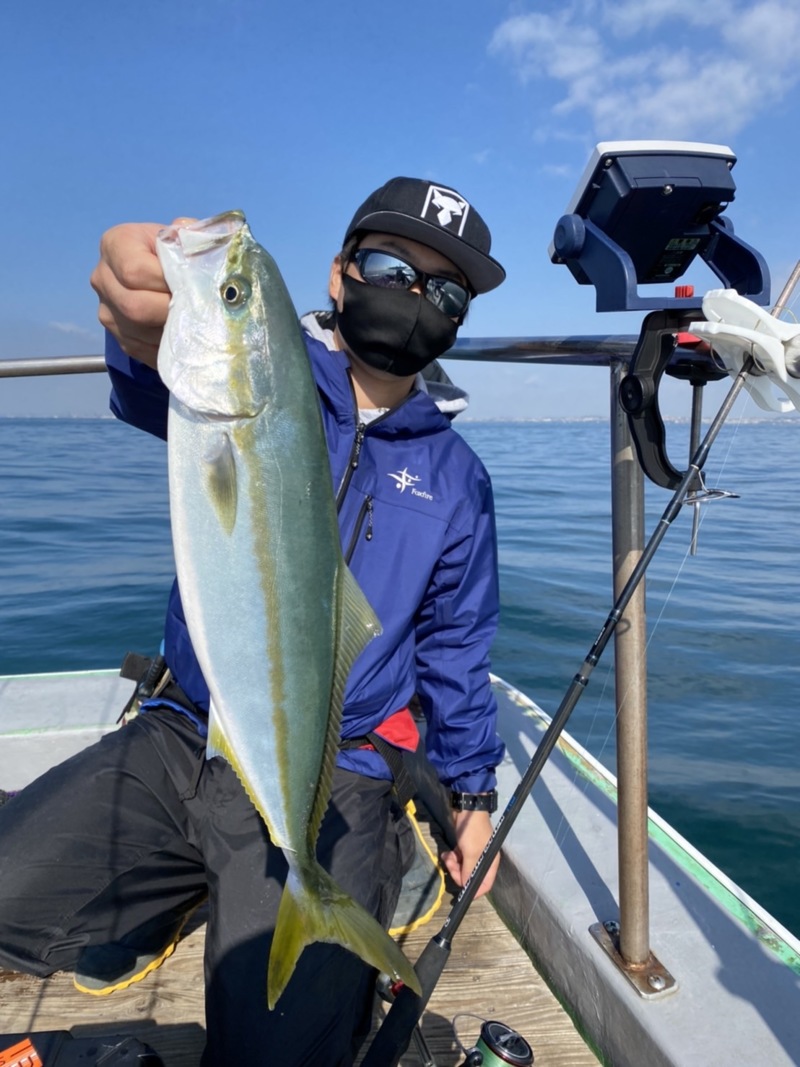 兵庫県明石市 利弥丸の船釣りでコチ・ツバス釣果